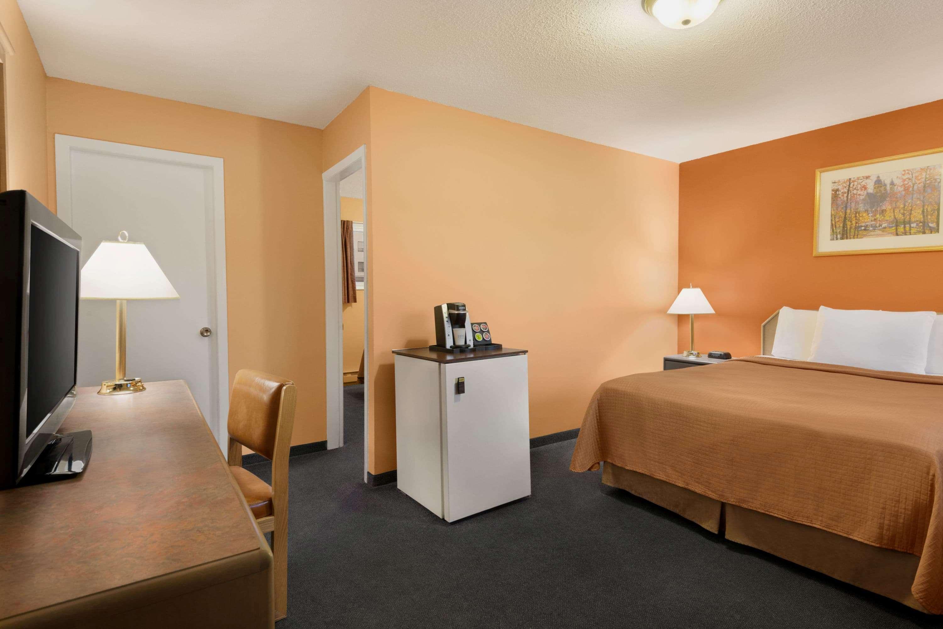 Travelodge by Wyndham Quesnel BC Eksteriør billede
