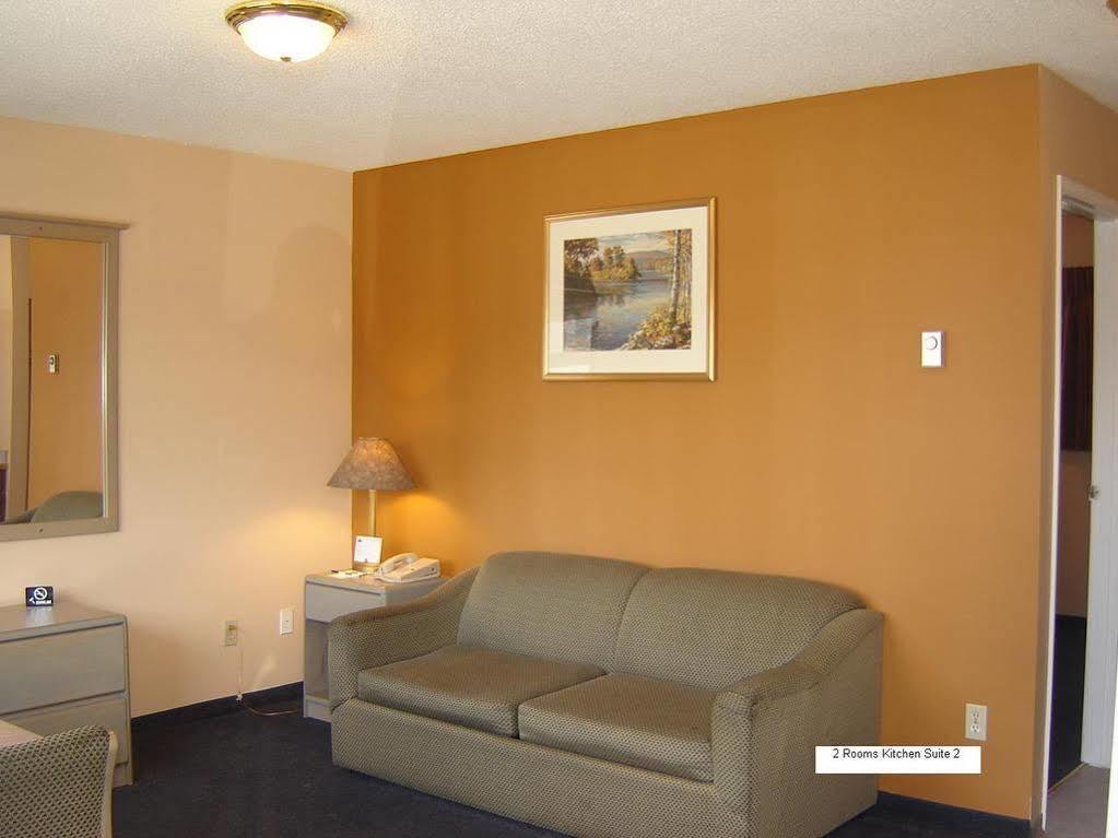 Travelodge by Wyndham Quesnel BC Eksteriør billede